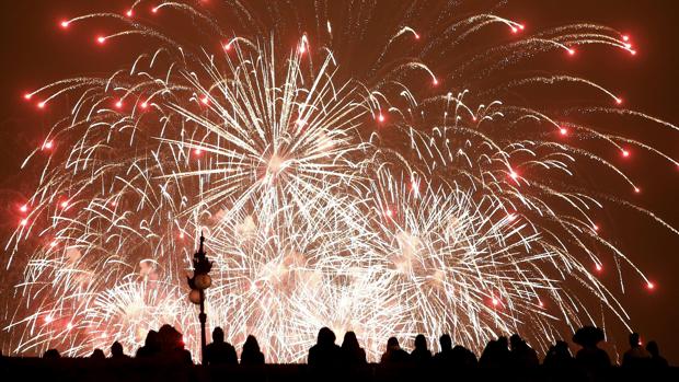 Castillo de fuegos artificiales por el 9 d'Octubre: día, horarios y los mejores lugares para verlo