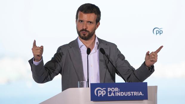 Casado exige explicaciones a un «extrañado» Pedro Sánchez por la compra de votos del PSOE