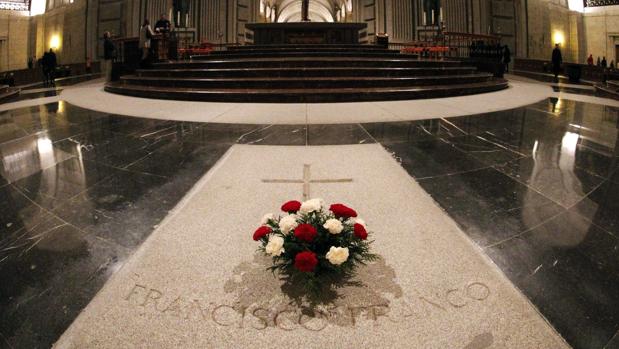La familia Franco pide paralizar la exhumación hasta que el Constitucional se pronuncie