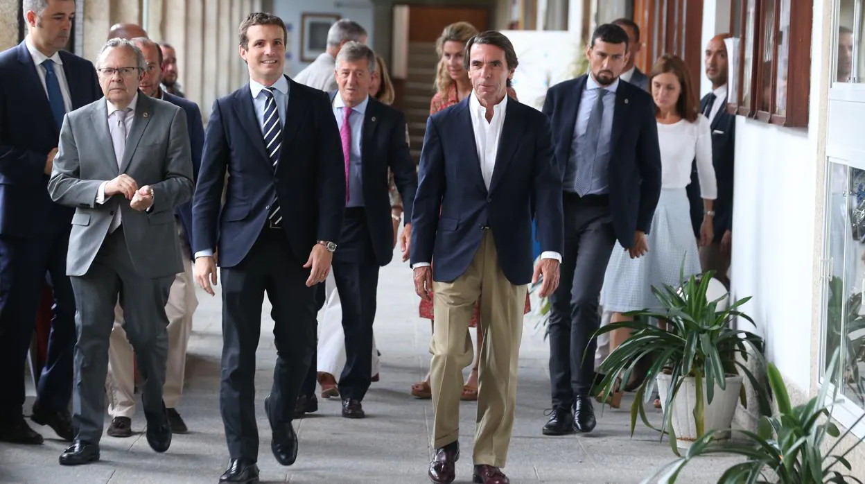 Pablo Casado y José María Aznar, en la inauguración de los Cursos de Verano de la UCM este verano