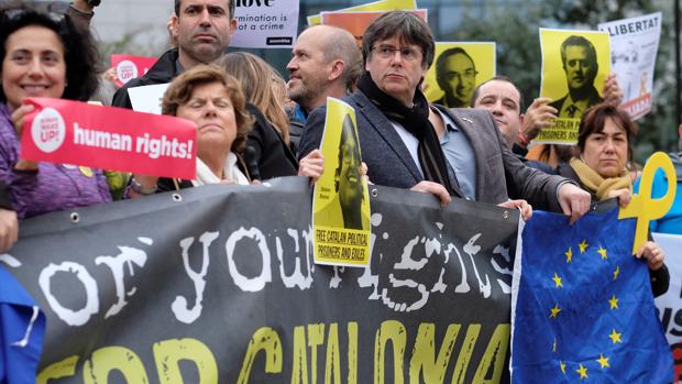 PSOE, PP y Ciudadanos se unen en el Parlamento Europeo para defender la sentencia del «procés»