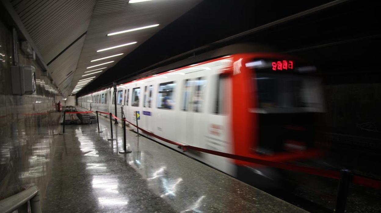 Servicios mínimos del 50% en bus y metro de Barcelona por la huelga independentista del viernes