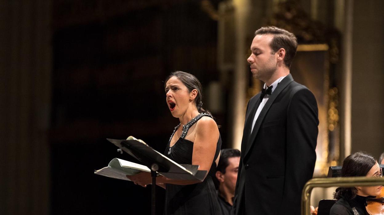 María Espada y Christopher Lowrey, durante la actuación