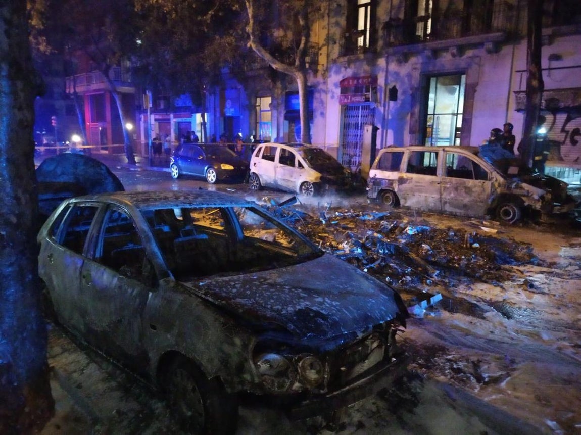 En imágenes: el fuego vuelve a las calles de Barcelona