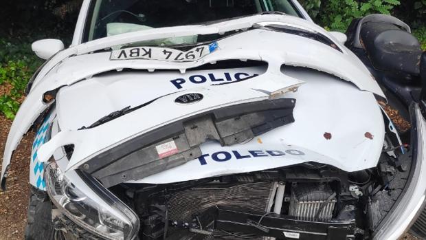 Cuatro agentes heridos en una colisión frontal entre dos coches de policía que acudían a un robo en Toledo