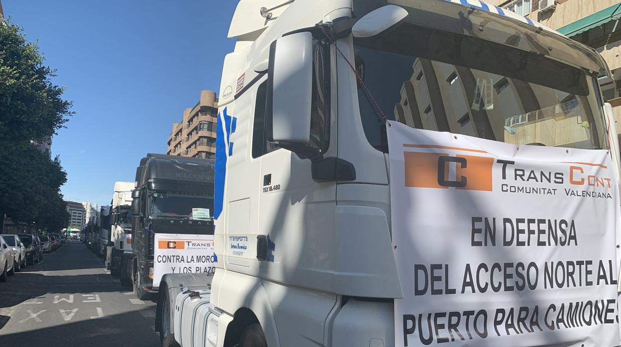 Imagen de los camiones recorriendo Valencia