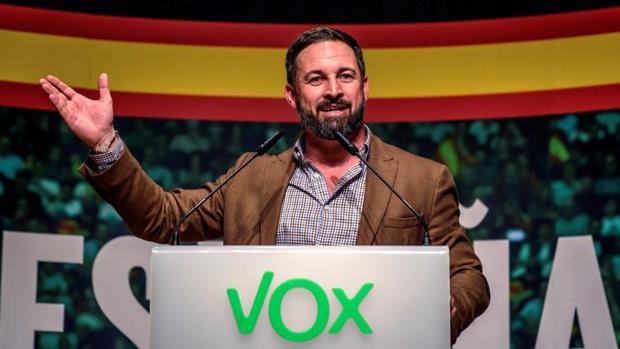 Abascal: «Sánchez es un cobarde con los vivos, solo es valiente con los muertos»