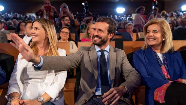 Casado se reúne hoy en Barcelona con la Policía y Fomento de Trabajo y preside la Junta del PP catalán