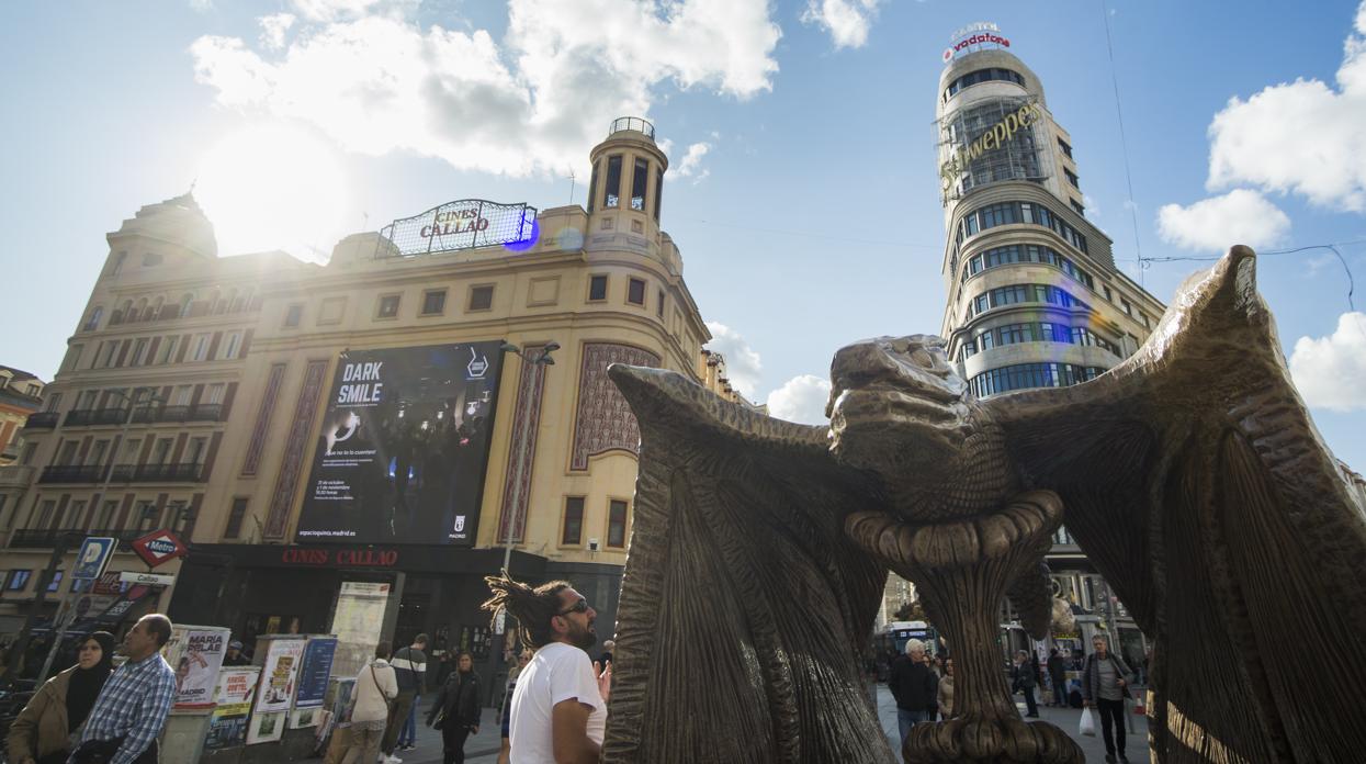 En Callao, el escudo de la Casa Targaryen