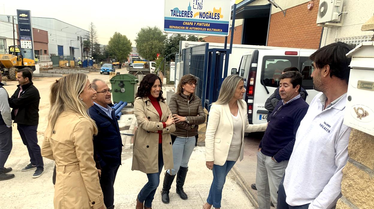 Milagros Tolón, durante su visita a las obras