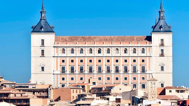 Tras Franco ¿llegará la hora de exhumaciones en el Alcázar de Toledo?