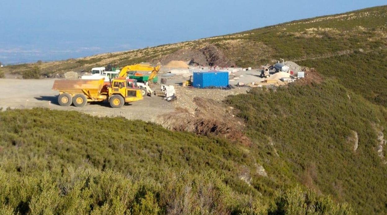 Obras para la construcción del parque eólico en la Serra de O Iribio
