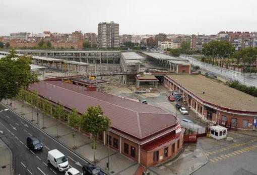 Vista de la forma triangular del antiguo Mercado