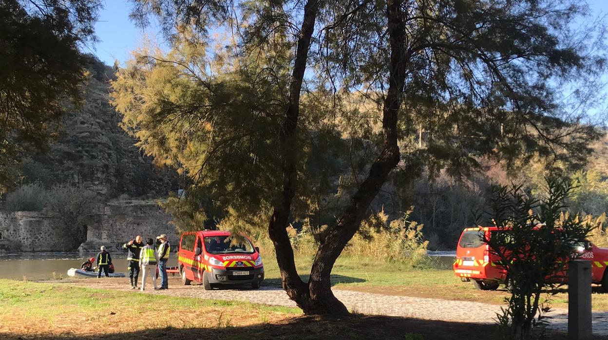 Una zodic en el río Tajo, cerca del embarcadero de piragüas