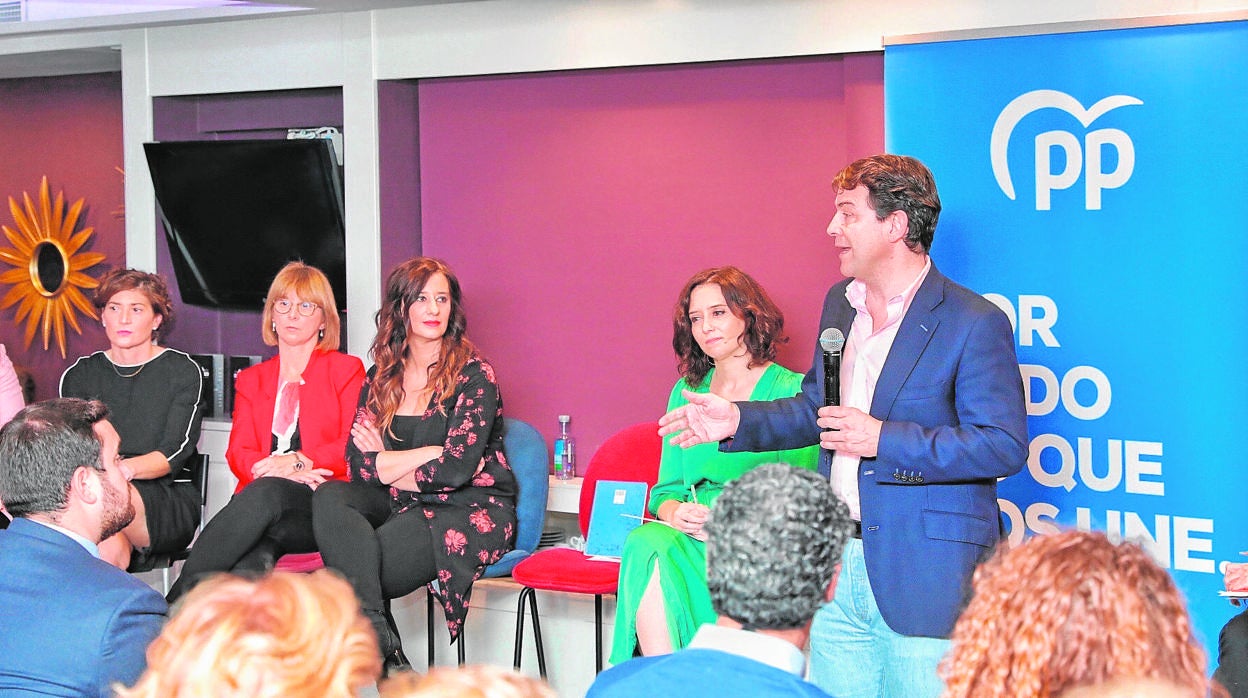 Mañueco y Ayuso, ayer en el foro «Mujer y Liderazgo»