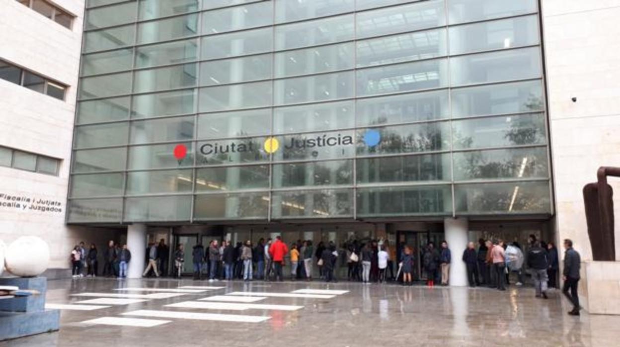 Entrada a la Ciudad de la Justicia de Valencia