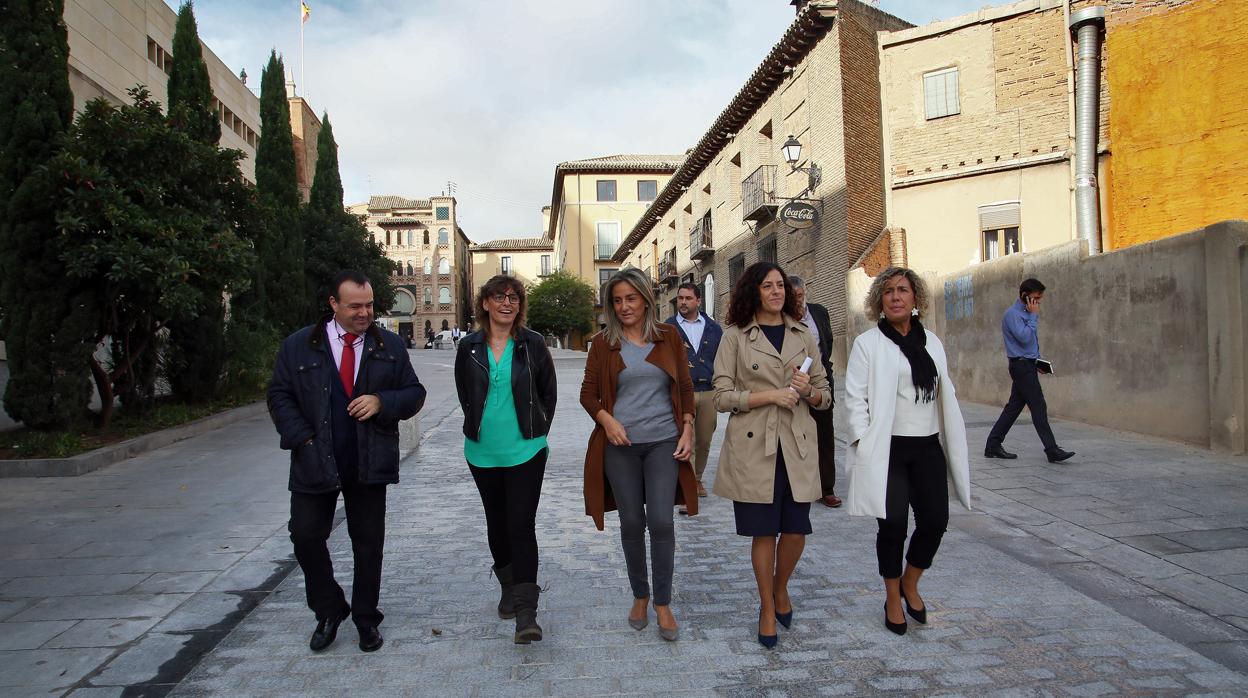 La alcaldesa ha visitado este viernes las obras el entorno del Alcázar de Toledo