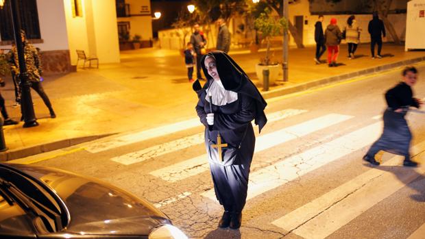 La policía de Valencia levanta 34 actas por drogas y 56 por consumir alcohol en la noche de Halloween