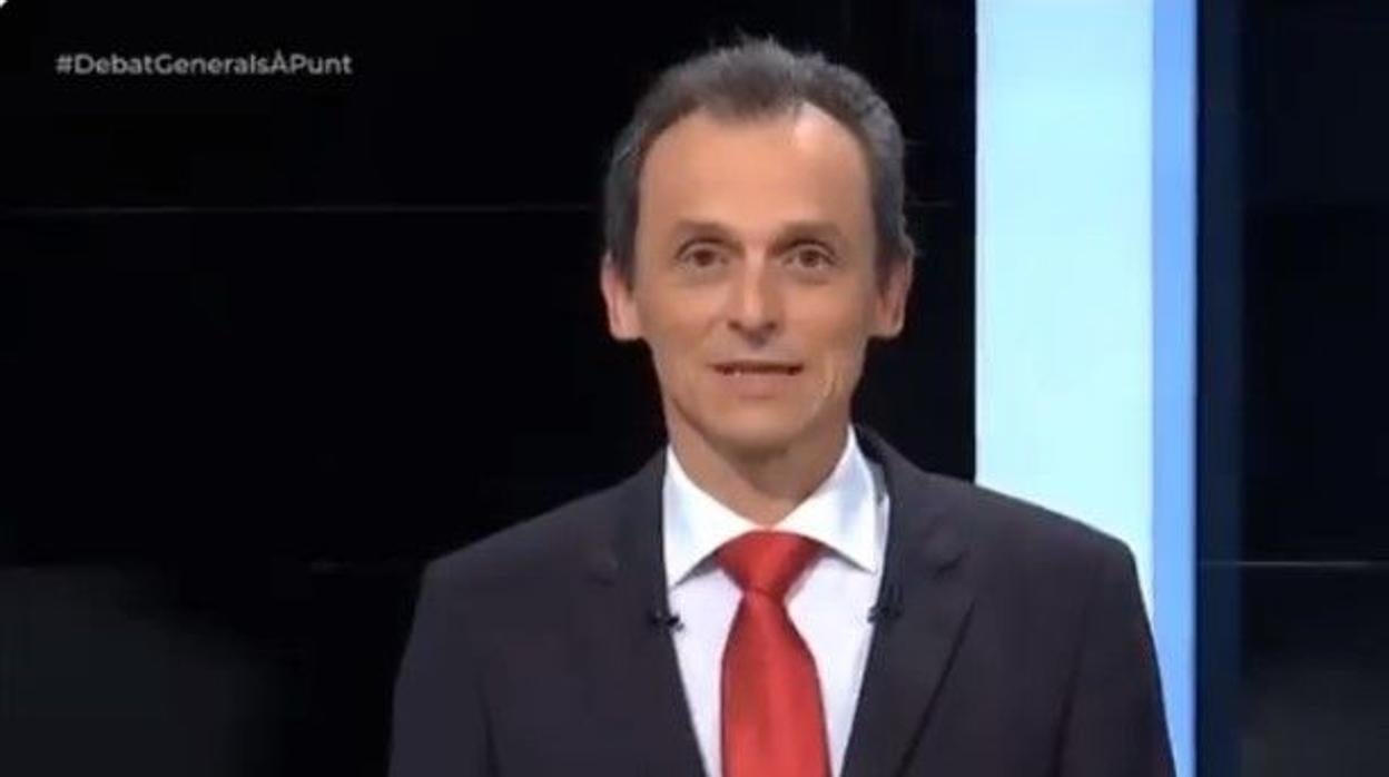 Imagen de Pedro Duque durante el debate en la televisión autonómica valenciana À Punt