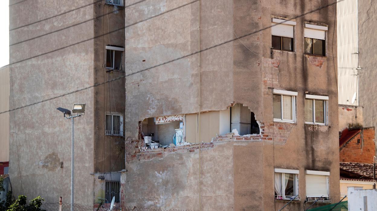 Un centenar de vecinos han tenido que ser desalojados del edificio