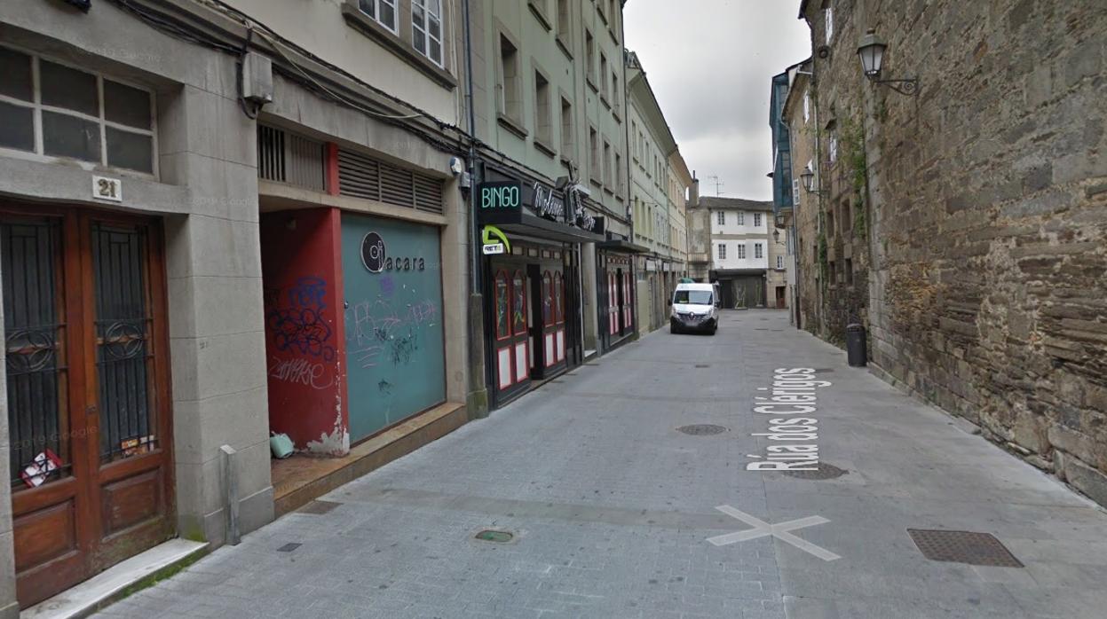 Rúa dos Clérigos, una conocida calle de pubs en el centro de Lugo