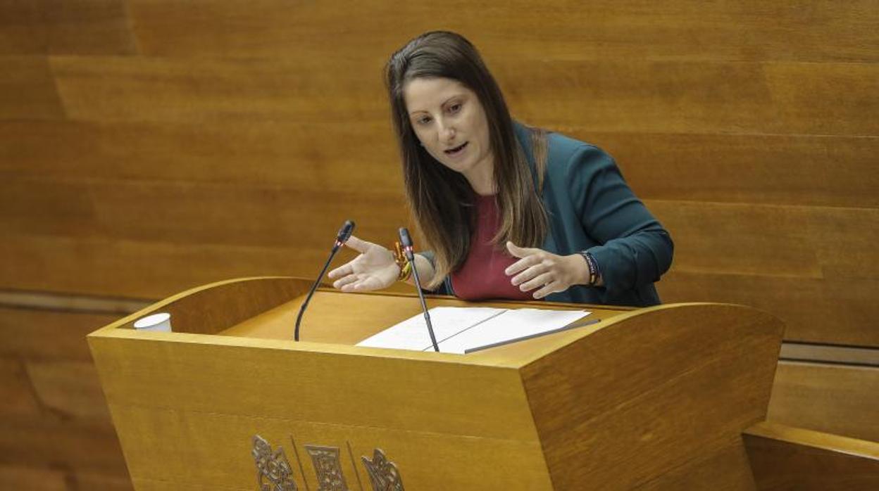 La portavoz de Vox en Les Corts Valencianes, Ana Vega, en una sesión de control