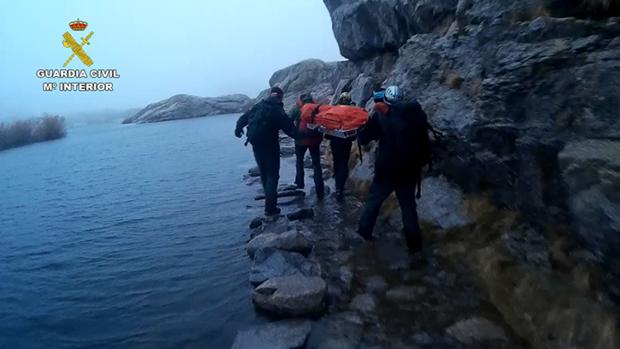 La familia y los amigos del vallisoletano que murió en Gredos agradecen su rescate a la Guardia Civil