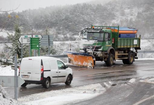 10 centímetros de nieve en la montaña de Lugo en la primera nevada del otoño