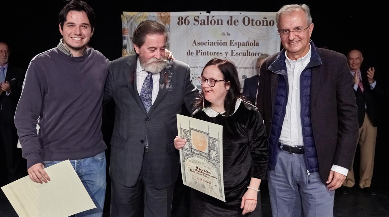 María Llanos Solera ha sido la ganadora de la «Medalla de Pintura Down Madrid»