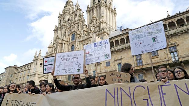 Los estudiantes de Medicina de la USC desconvocan la huelga tras alcanzar un acuerdo con el rectorado