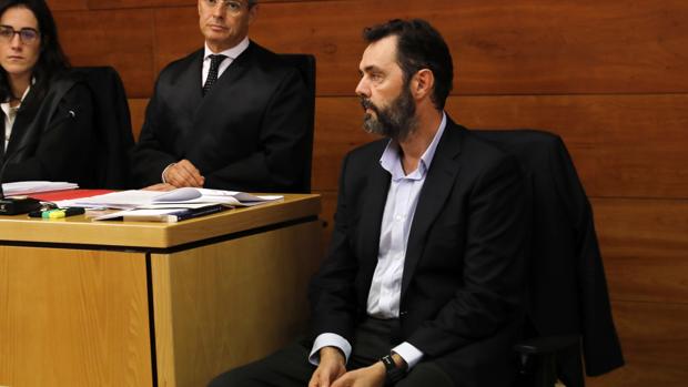 Crimen de la viuda de la CAM: el jurado sigue deliberando tras devolver la juez su primer veredicto