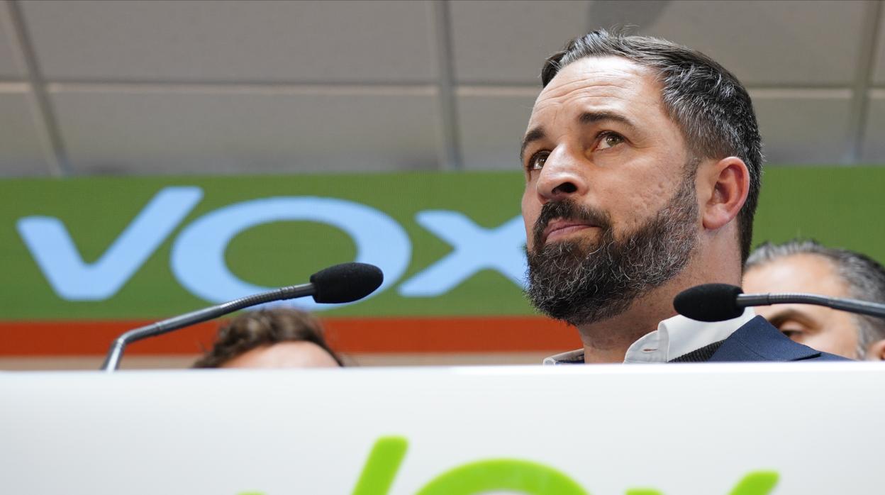 Abascal empuja al PP a pactar con el PSOE para desbloquear el país: «No les vamos a atacar»