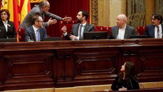 Secesionistas y comunes retan al Estado de Derecho y aprueban, otra vez, la autodeterminación de Cataluña