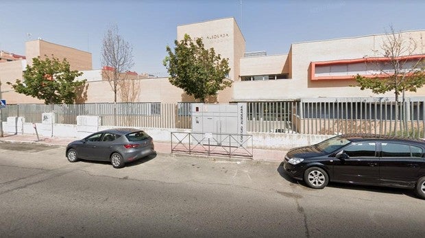 Buscan a un hombre que intentó raptar a una niña de 11 años a la salida de un colegio de Alcalá