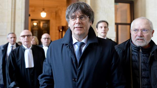 El juez investiga si desviaron fondos de cooperación para la estancia de Puigdemont en Bélgica