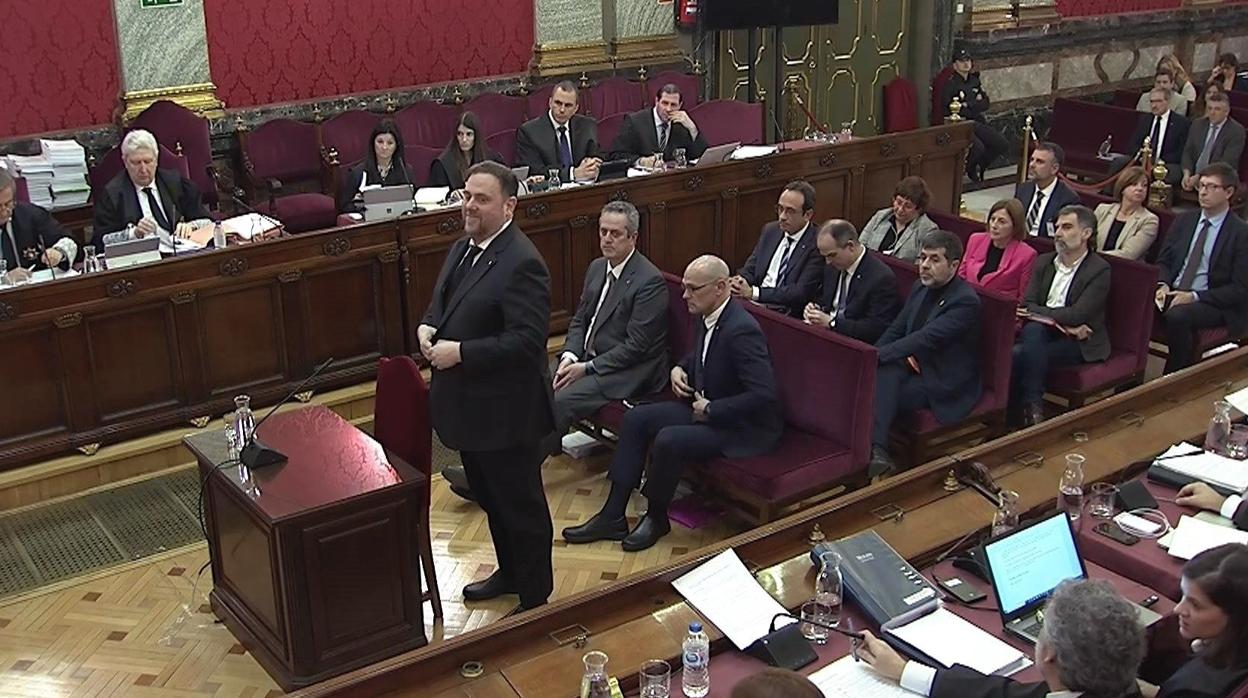 El exvicepresidente de la Generalitat Oriol Junqueras, antes de declarar en el juicio del Tribunal Supremo