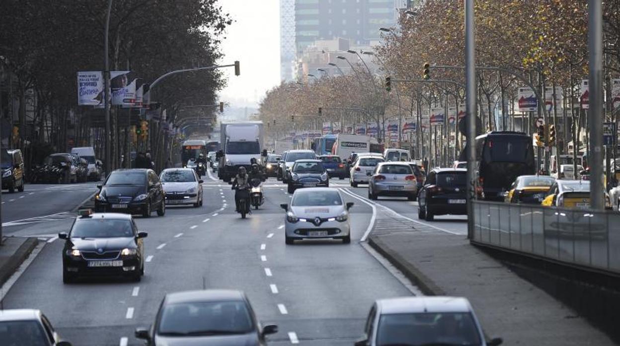 Tráfico en la Gran Via de Barcelona