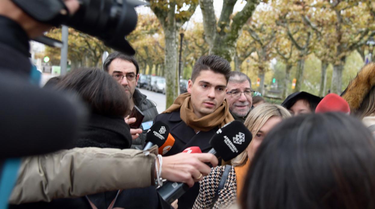 Raúl Calvo, uno de los acusados, a su llegada al juzgado en la Audiencia Provincial de Burgos