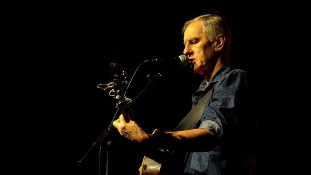 Robert Forster, magia y ensalmo en la Torre de la Canción