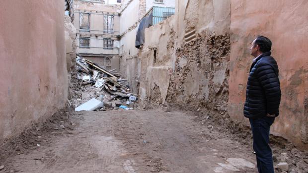 Se desploma un edificio en Tarazona y sus tres inquilinos salvan la vida