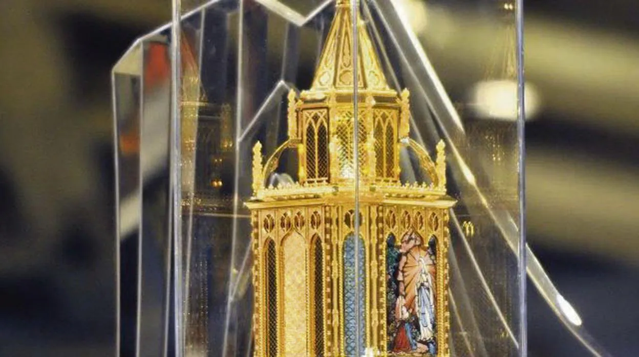 Relicario en el que se veneran las reliquias de santa Bernardita de Lourdes