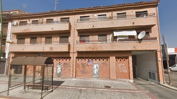 Despliegue policial para cortar el agua y la luz a un edificio okupado en Yuncos