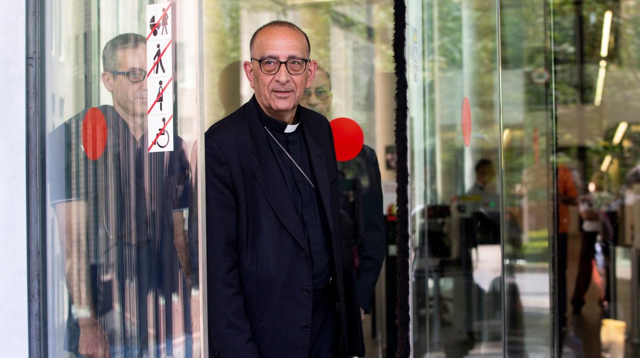 En su glosa dominical, el cardenal de Barcelona critica el consumo irresponsable