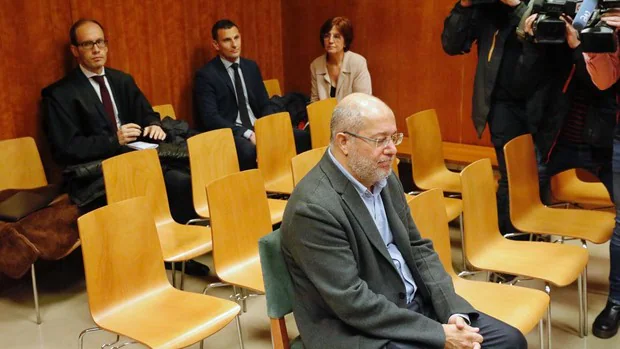 Igea señala en el juicio que no recuerda las amenazas a pesar de que la conversación «fue dura»