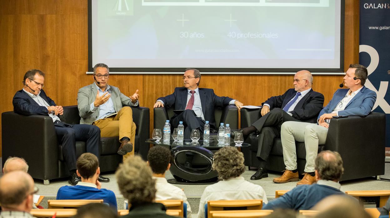 Un momento del encuentro organizado por Galán&amp;Asociados y Adade Alicante