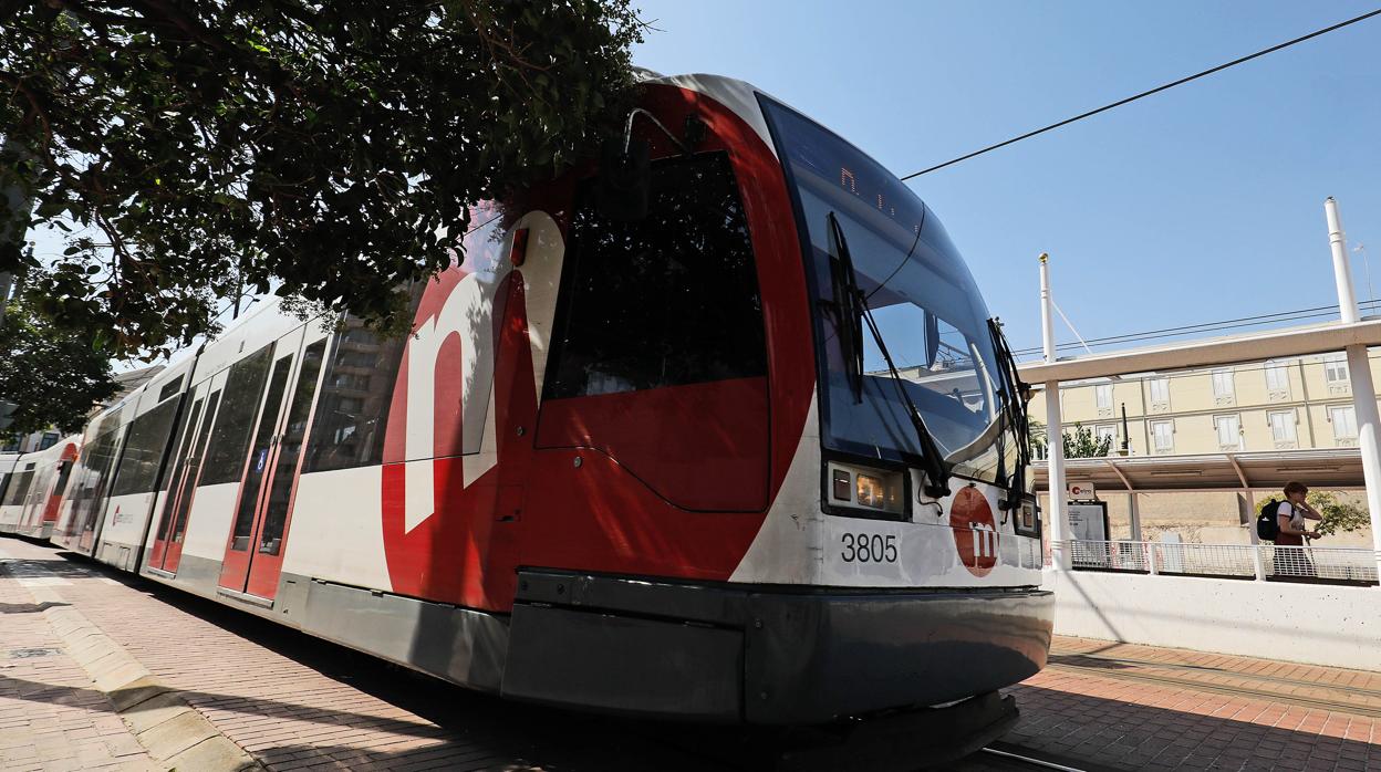 Imagen de archivo de un tranvía de Metrovalencia