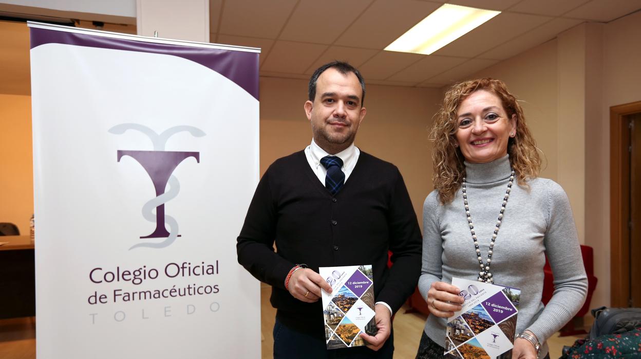 Francisco Javier Jimeno, presidente del COF, y la secretaria técnica, María José Martínez