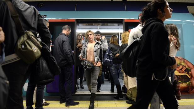 Récord de viajeros en Metro por el Black Friday: 2,7 millones de usuarios