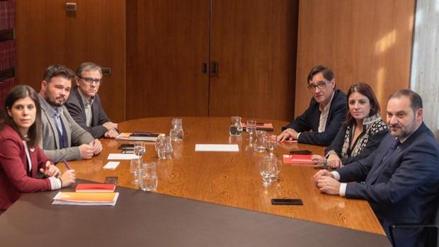 ERC y PSOE reconocen avances en la fórmula para encauzar el «conflicto catalán»