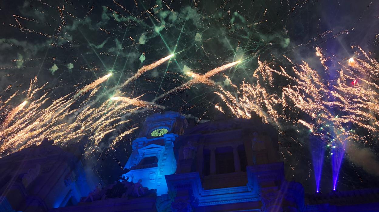 Imagen de archivo de la fiesta de nochevieja en la Plaza del Ayuntamiento de Valencia